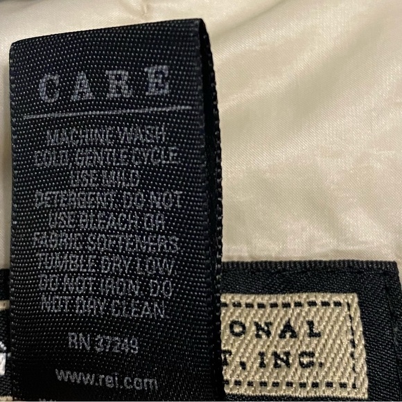 REI Lightweight Zip Front Vest, Green and Cream, Size Medium - Picture 11 of 11